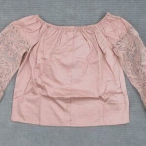 NWT Romeo + Juliet Couture Off the Shoulder Crochet Sleeve Blouse Size Medium